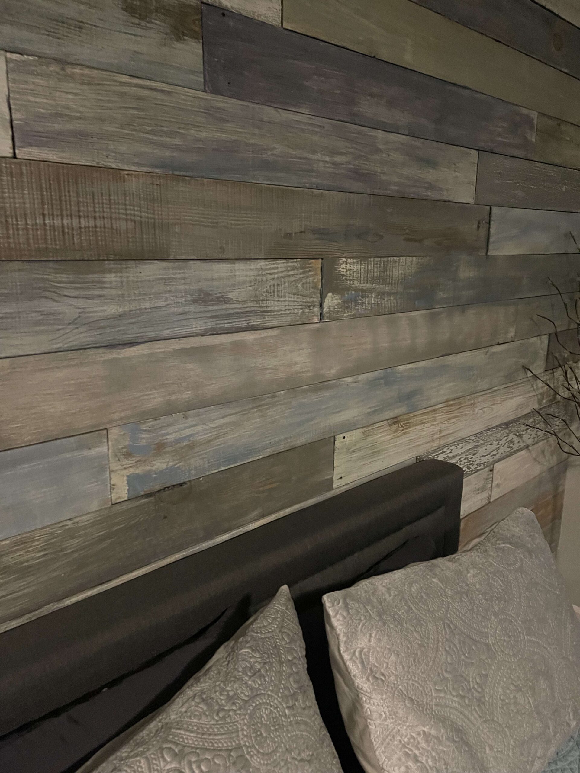 Accent wall skin